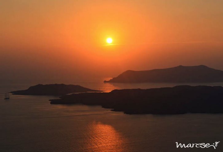 Ένα καλοκαιρινό τραγούδι, μια ανήσυχη βραδιά, στην καρδιά της άνοιξης