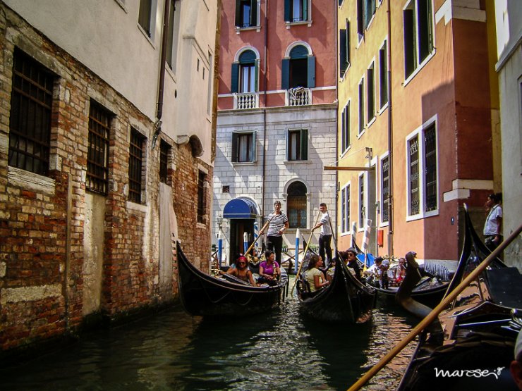 Κανάλια, γέφυρες, γόνδολες... Viva Venezia!